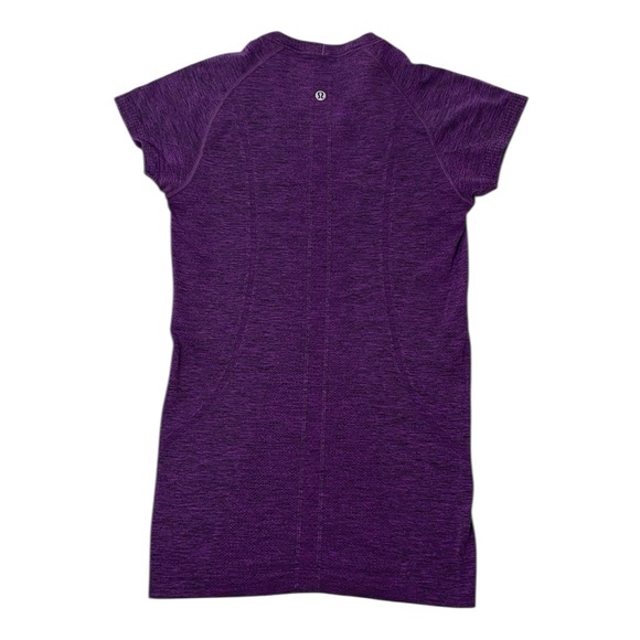 Lululemon athletica Swiftly Tech Short Sleeve Crew Shirt. Purple. Size 6 - Picture 3 of 4
